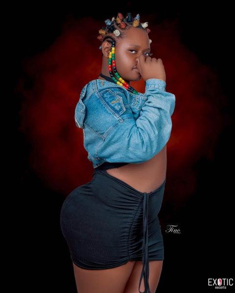 Extra Shemale — 4