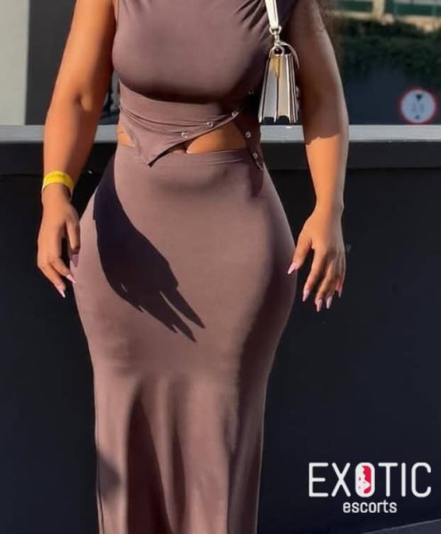 Eliza Kipenzi — 3