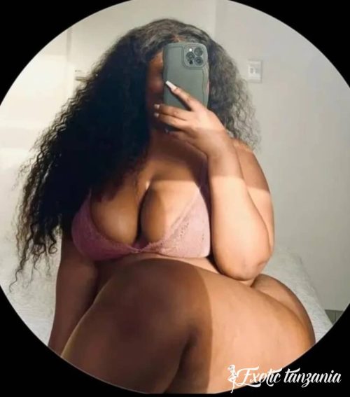 Malaika Kiangi — 2